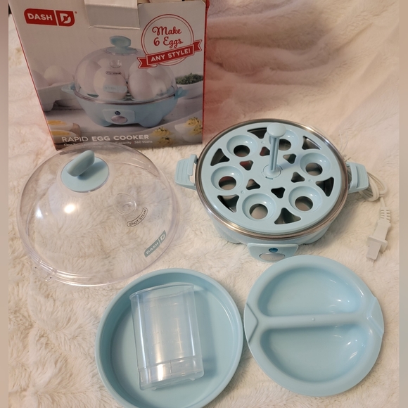 DASH Rapid Egg Cooker: 6 Egg Capacity - Picture 4 of 8